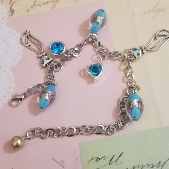 Blue Eyed Siamese Cat Charm Bracelet - Picture 1 of 4